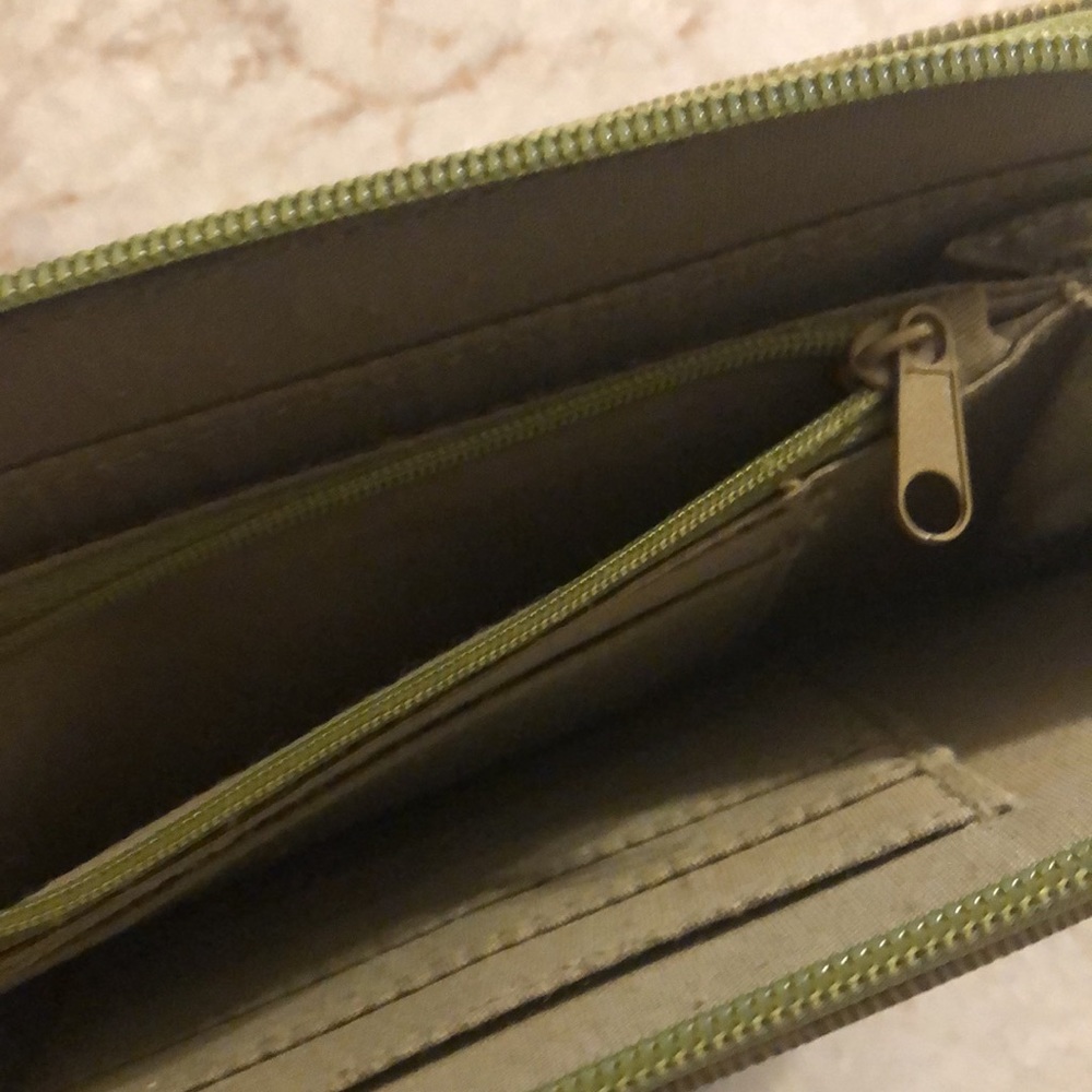Rosetti Wallet - Picture 4 of 5
